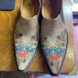 Women’s size 9 Old Gringo booties